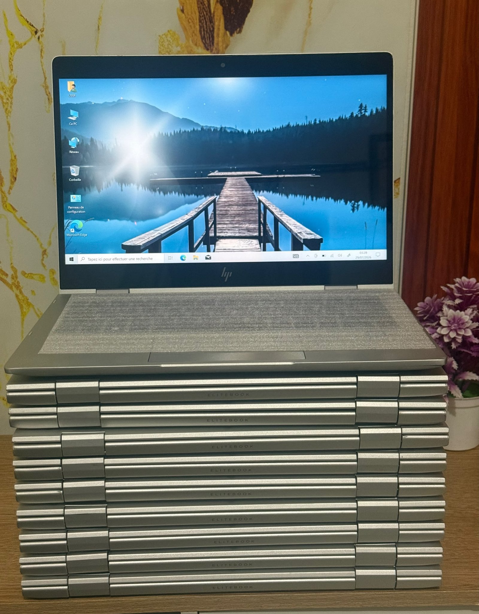 Hp elitebook x360 830 G6 corei5 8th gene ram8Go disk ssd256gigas ecran tactile pliable