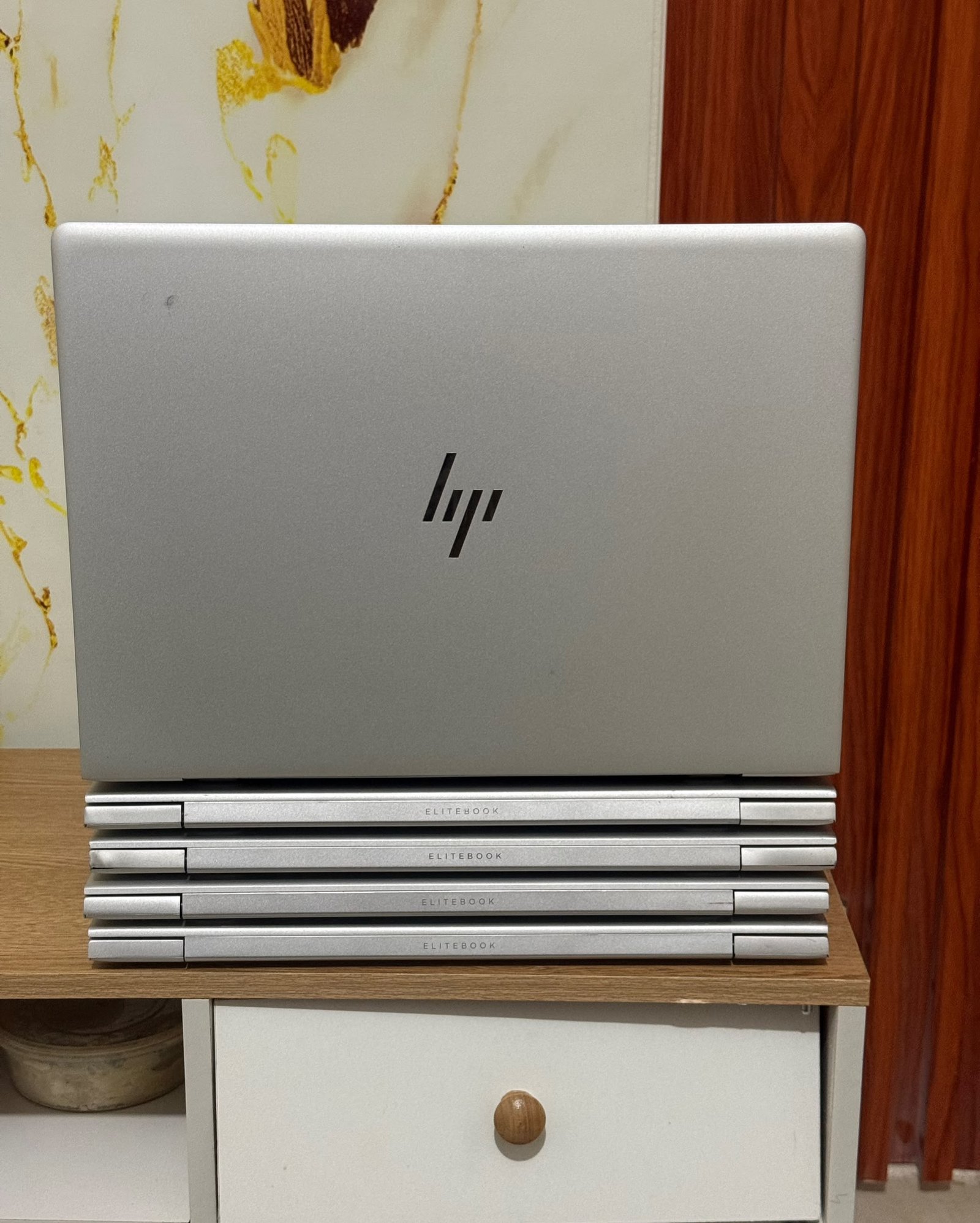 Hp elitebook840 G6 corei5 8th gene ram8Go disk ssd256gigas azerty d'origine clavier rétro eclairé 14 inch 