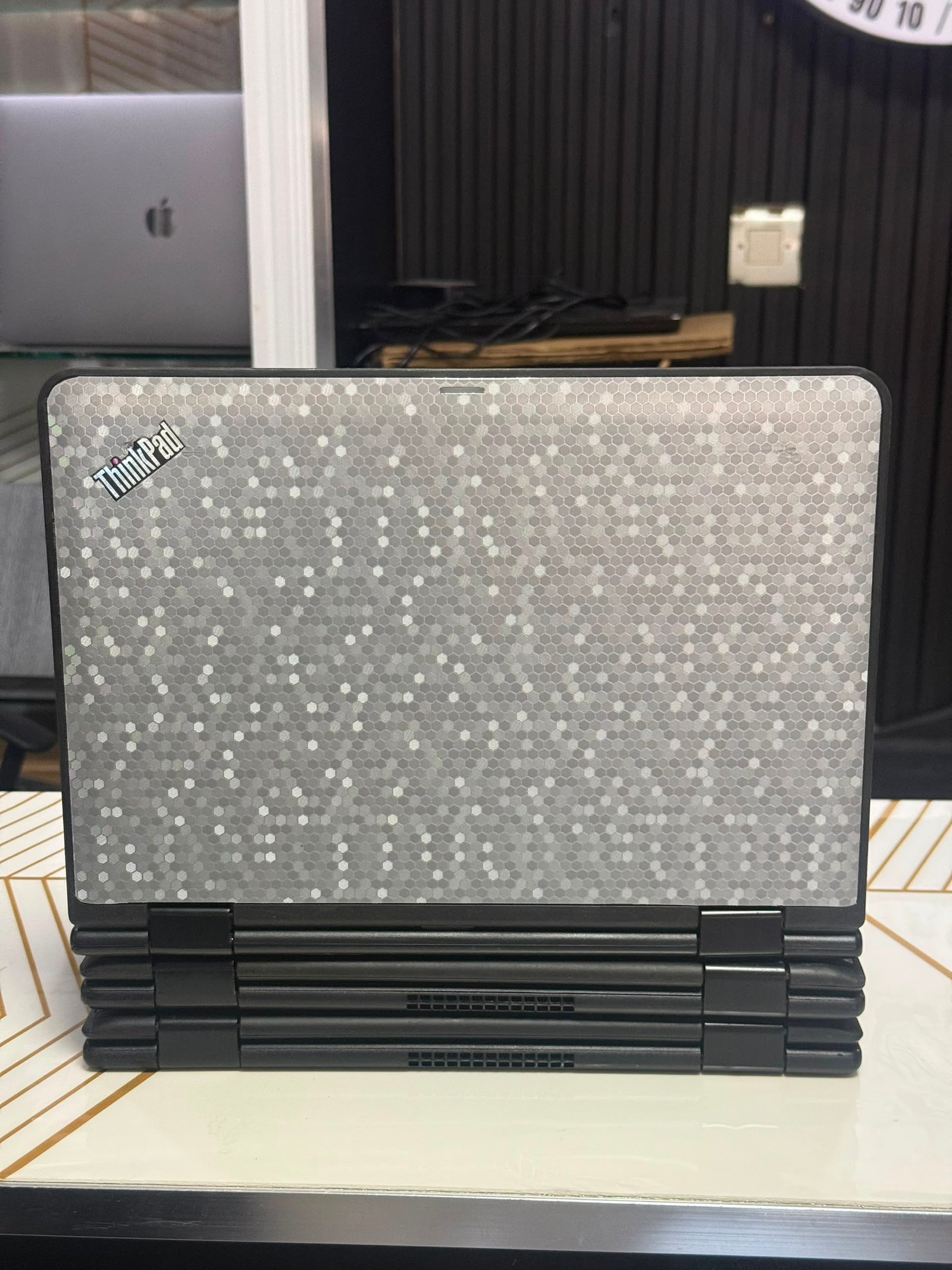Lenevo 11e core m3 7th gene ram8 disk 128gigas 12inch