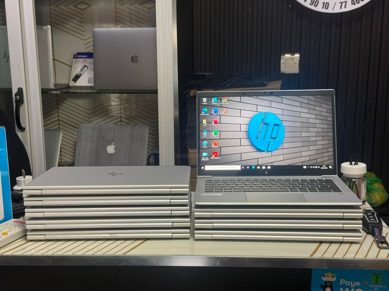 Hp elibook 835 G8 ryzen 7pro 5850U graphics Radeon vega 8 (2Go) ram16 disk ssd 256gigas clavier retro éclairé