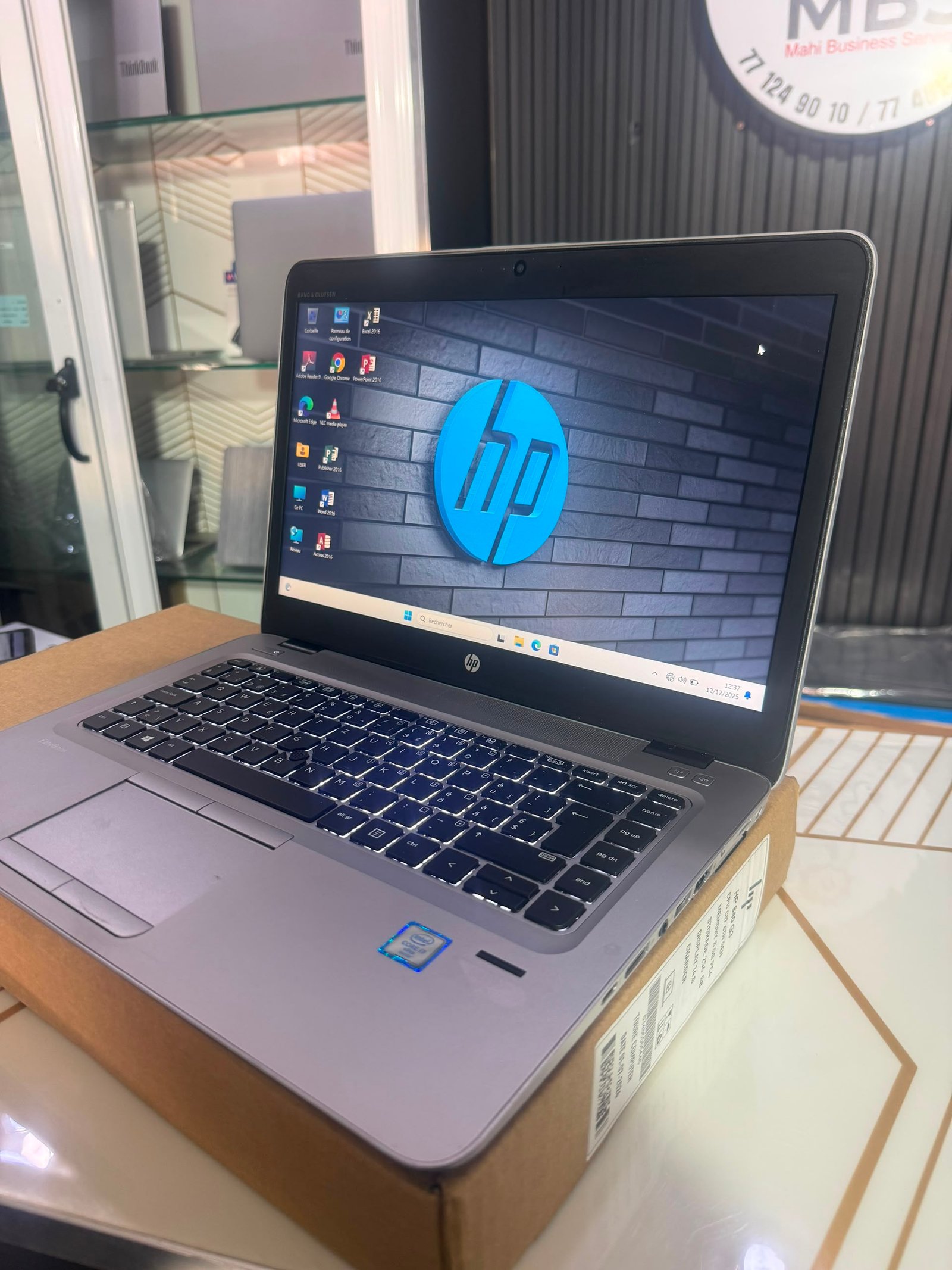 Hp elitebook 840 G3 core i7 6th génération ram8 Go disk ssd256gigas clavier rétro eclairé 14inch