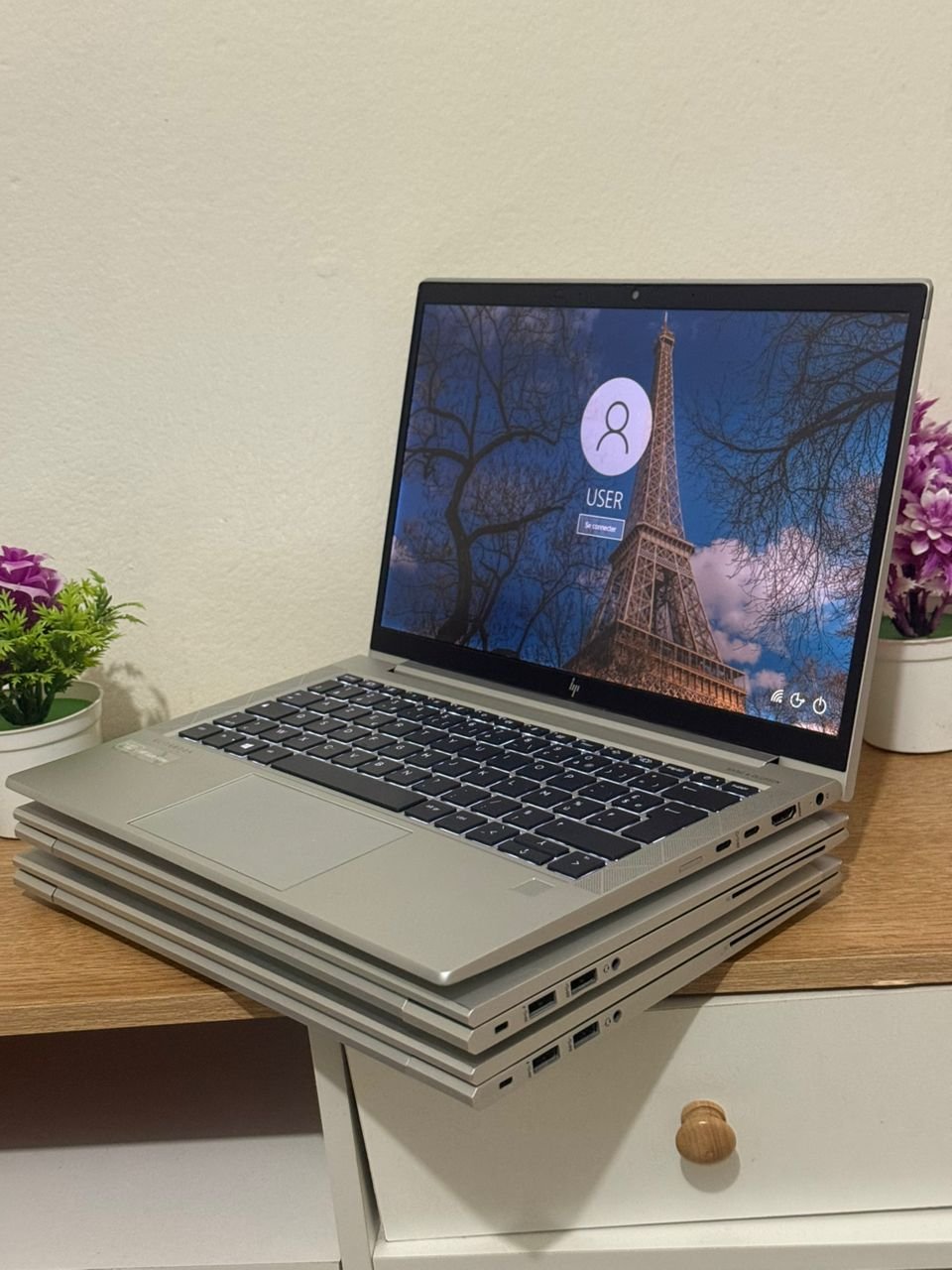 Hp elitebook 835 G7 ryzen 5 pro carte graphics AMD RADEON 10th generation ram8 disk ssd 256gigas 13inch
